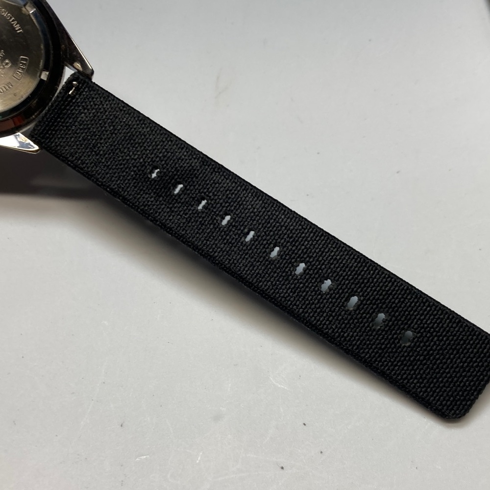 Casio vintage MTD-1010 dive watch, new fabric strap, new battery, black dial - Picture 6 of 15
